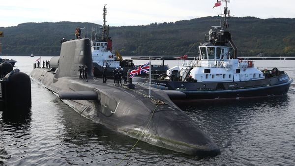 உதிரிபாக பற்றாக்குறை: சிக்கலில் பிரிட்டன் போர்க் கப்பல்கள்?