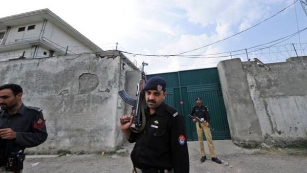 ஒசாமா பின்லேடனை மூன்றுமுறை துப்பாக்கியால் சுட்டேன்: அமெரிக்க ஆபரேஷனை விவரிக்கும் ராபர்ட் ஓ நீல்