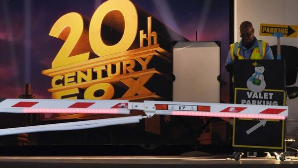 ட்வெண்டி-ஃபர்ஸ்ட் செஞ்சுரி ஃபாக்ஸ் நிறுவனத்தின் பெரும்பகுதியை வாங்கும் டிஸ்னி