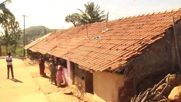 செம்மரக் கும்பலிடம் இருந்து தப்பி வந்தவர் என்ன சொல்கிறார்?