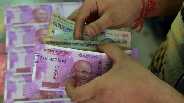 சுலபமாக பணத்தை சேமிக்க 6 வழிகள்