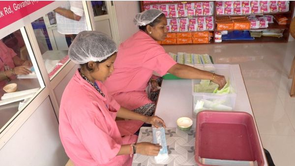 சாமானிய பெண்ணுக்கு வந்த இளவரசர் திருமண அழைப்பிதழ்: நெகிழ வைத்த அங்கீகாரம்!