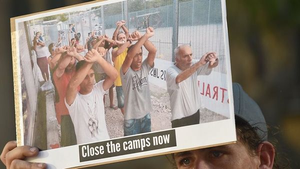 பத்தாயிரம் பேர் வசிக்கும் உலகின் சிறிய தீவின் துயர்மிகு கதை