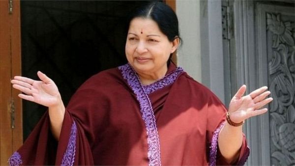 எத்தனை காலத்திற்குத்தான் முதல்வர்களின் நினைவில்லங்களாக மாற்றுவீர்கள்?கேள்வி எழுப்பும் உயர்நீதிமன்றம்