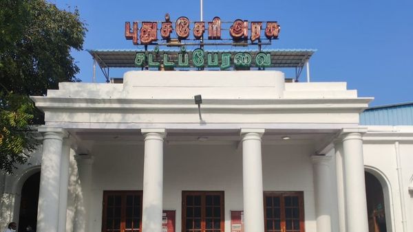 புதுச்சேரியில் குடியரசுத் தலைவர் ஆட்சிக்கு பரிந்துரை செய்தது மோதி அமைச்சரவை