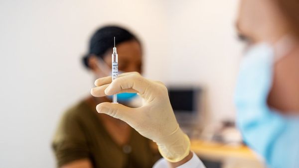 பணக்கார நாடுகளிடம் கோவிட் தடுப்பூசி குவியல்: 241 மில்லியன் தடுப்பூசிகள் வீணாகுமா?