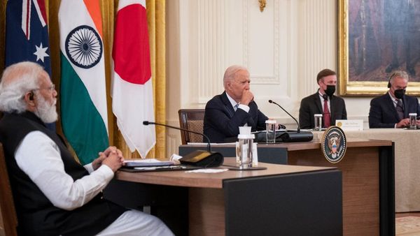 அமெரிக்காவில் மோதிக்கு கிடைத்த அனுபவங்களும் சாதித்ததும் என்ன?