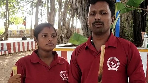 இரு கைகளால் சிலம்பம் சுற்றி அசத்தும் நாமக்கல் கர்ப்பிணி பெண்