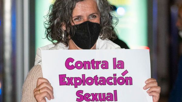 பாலியல் தொழிலை குற்றமாக்க சூளுரைத்த ஸ்பெயின் பிரதமர் பெட்ரோ சான்செஸ்