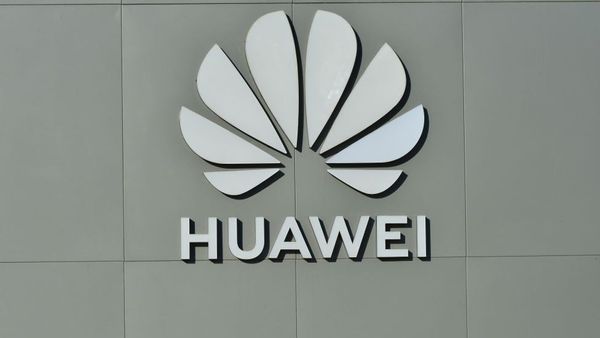 சீனா டெலிகாம் நிறுவனத்தின் அனுமதியை ரத்து செய்த அமெரிக்கா - 'தேசிய பாதுகாப்புக்கு ஆபத்து'