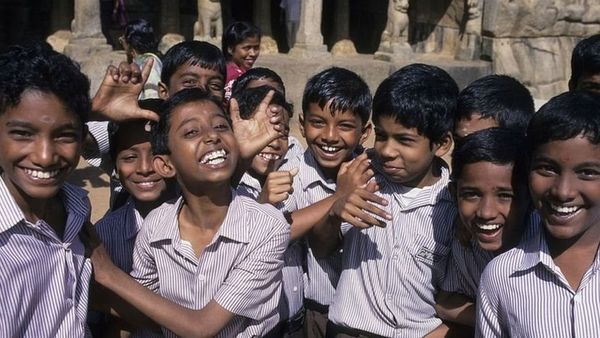 தமிழ்நாட்டில் ஆர்.எஸ்.எஸ் திட்டத்துக்கு தி.மு.க அடிபணிகிறதா ? சர்ச்சையில் 'இல்லம் தேடி கல்வி' திட்டம்