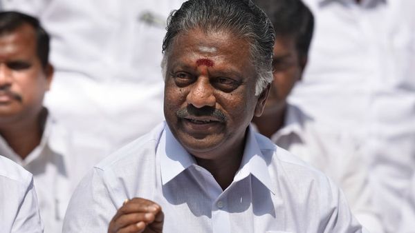 முத்துராமலிங்கத் தேவர் குரு பூஜையில் ஓ.பி.எஸ். - இ.பி.எஸ். பங்கேற்காதது ஏன்?