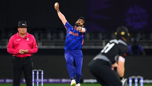 இந்தியா Vs நியூசிலாந்து: எந்த புள்ளியில் இந்தியா ஆட்டத்தை நழுவவிட்டது? அரை இறுதி வாய்ப்புகள் எப்படி?