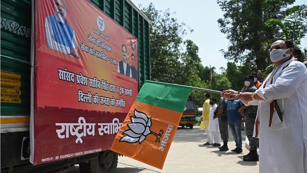 பாஜகவுக்கு ரூ.100 கோடி கொடுத்தாரா `லாட்டரி' மார்ட்டின்? காங்கிரஸ் குற்றச்சாட்டின் பின்னணி