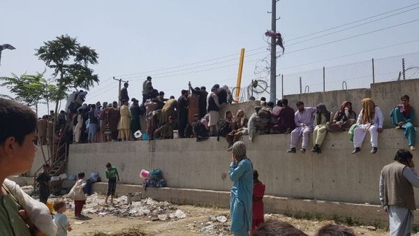 காபூல் விமான நிலையத்தில் தொலைந்த குழந்தை பல மாதங்களுக்கு பிறக மீட்பு