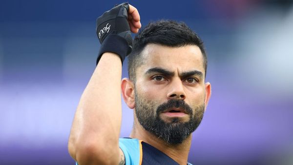 விராட் கோலி கிரிக்கெட் டெஸ்ட் கேப்டன் பதவியில் இருந்து விலகுவதாக அறிவிப்பு