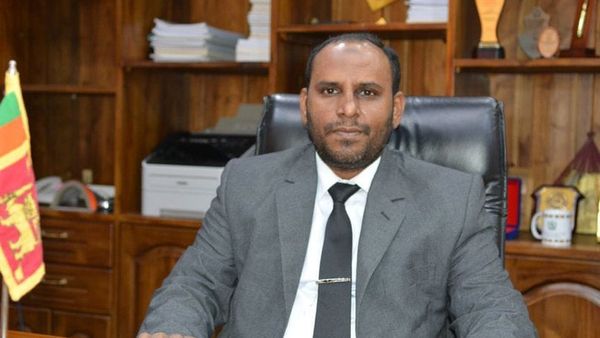 இலங்கையில் மாணவிக்கு பாலியல் துன்புறுத்தல் குற்றச்சாட்டில் பல்கலைக்கழக விரிவுரையாளர் பணி இடைநீக்கம்