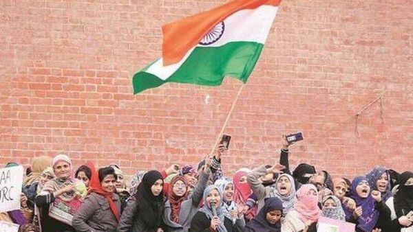 சென்னை குடியரசு தின விழாவில் கலைநிகழ்ச்சிகள் ரத்து 4 அலங்கார ஊர்திகளுக்கு மட்டும் அனுமதி