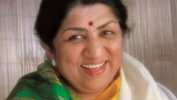 பிரபல பின்னணி பாடகர் லதா மங்கேஷ்கர் காலமானார்