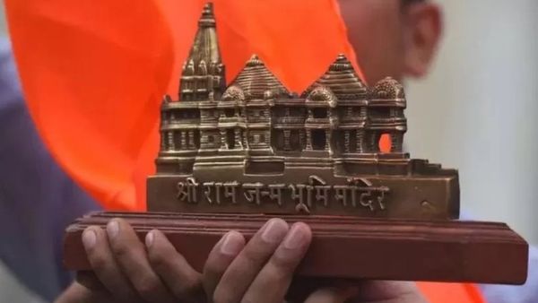 உத்தரபிரதேசத்தில் பாஜகவின் வெற்றிக்கு யார் காரணம்? - யோகியா அல்லது மோதியா?