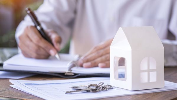 தமிழ்நாட்டில் சொத்துவரி 150% வரை உயர்வு: 