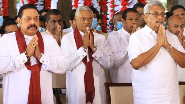 இலங்கை பொருளாதார நெருக்கடி: கோட்டாபய செய்த தவறுகள் என்ன? அடுத்து என்ன நடக்கும் ?