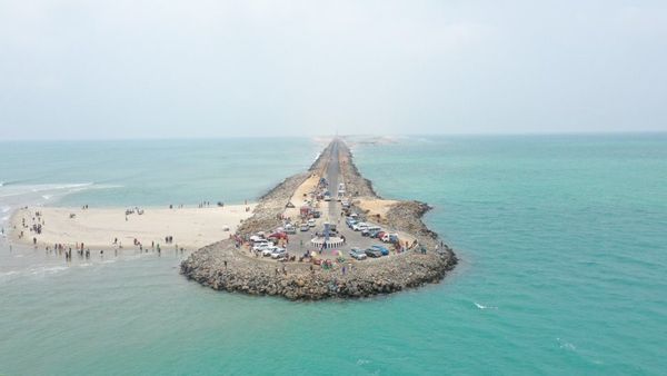 இலங்கை பொருளாதார நெருக்கடி: கைக்குழந்தையோடு தனுஷ்கோடி வந்த தமிழ்க் குடும்பம் சொல்வது என்ன?