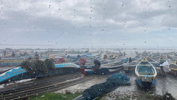 இலங்கை பொருளாதார நெருக்கடியால் சிக்கலை எதிர்கொள்ளும் யாழ்ப்பாண மீனவச் சமூகம்