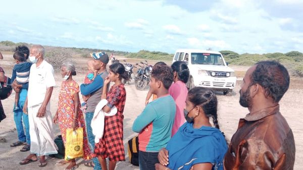 தமிழ்நாடு வந்த இலங்கை அகதிகள்: “ஒரு கிலோ பச்சை மிளகாய் 1000 ரூபாய்க்கு விற்றால் எப்படி வாழ்வது?”