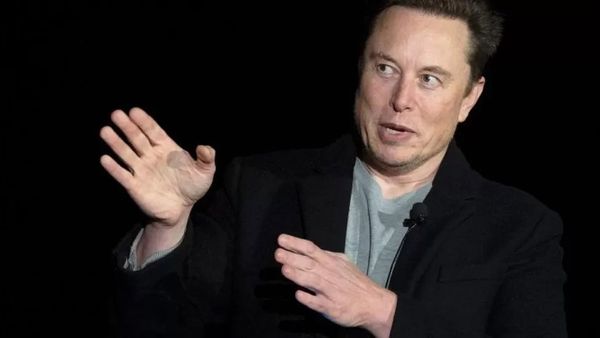 ஈலோன் மஸ்க் ட்விட்டரை கவர்ந்து இழுத்த கதை: 