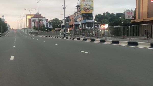 இலங்கை பொருளாதார நெருக்கடி: வெறிச்சோடி போன சாலைகள், எரிபொருளுக்கு மேலும் தட்டுப்பாடு