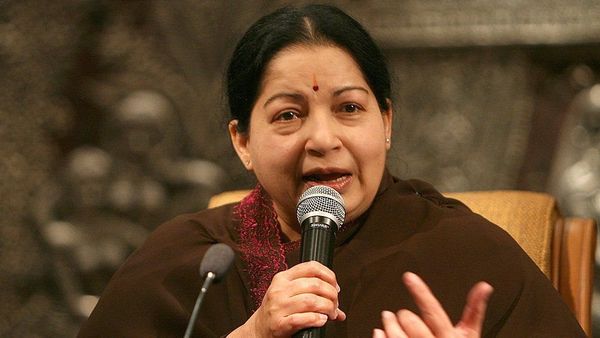 ஜெயலலிதா மரணம் குறித்த ஆறுமுகசாமி ஆணையம்: முதல்வர் மு.க.ஸ்டாலின் வசம் 590 பக்க அறிக்கை சமர்ப்பித்தது