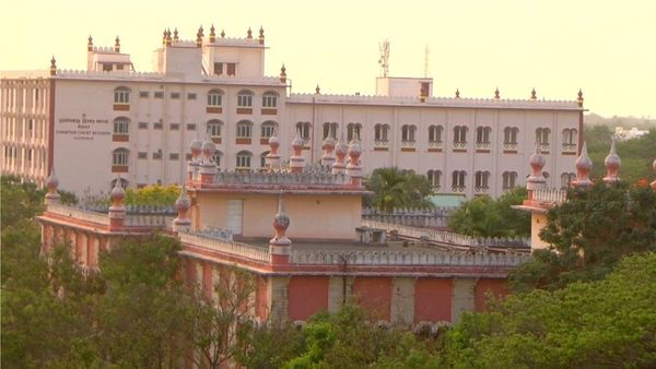 கள்ளக்குறிச்சி மாணவி பாலியல் வன்கொடுமைக்கு ஆளானதாக தாயார் மனு - இன்று நடந்தது என்ன?