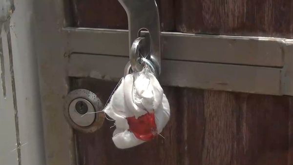 புதுச்சேரியில் வயோதிக தம்பதியுடன் வீட்டுக்கு 'சீல்' - நடந்தது என்ன?