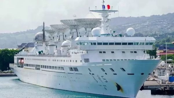 மேற்கு வங்கத்தில் பாஜக ஆட்சிக்கு வந்தால் பள்ளிகளில் பகவத் கீதை கற்பிக்கப்படும் - சுவேந்து அதிகாரி