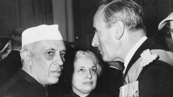 ஜவாஹர்லால் நேரு: சுதந்திர இந்தியாவின் பிரதமராக நேரு அளித்த முதல் டிவி பேட்டி