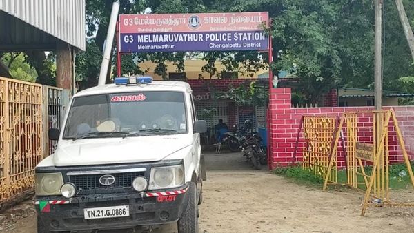 தாயிடம் தவறாக நடந்த முதியவரை கல்லால் அடித்துக் கொன்ற சிறுவன் - எங்கு நடந்தது?