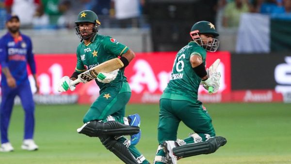 INDvsPAK: இந்தியா - பாகிஸ்தான் 'ஆட்ட நாயகன்' ஹர்திக்கின் கடைசி ஓவர் சிக்சரில் இந்தியா வெற்றி