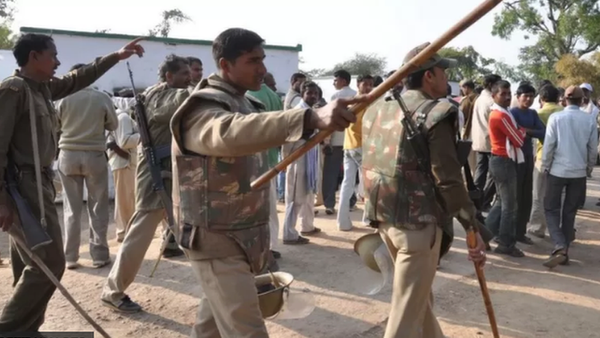 உத்தரப் பிரதேசம் லக்கிம்பூர் கேரியில் தூக்கில் தொங்கிய நிலையில் இரு சகோதரிகளின் உடல்கள்; 6 பேர் கைது