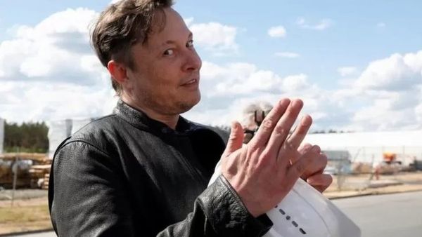 ட்விட்டரை கைப்பற்றினார் ஈலோன் மஸ்க்: அடுத்து என்ன நடக்கும்?