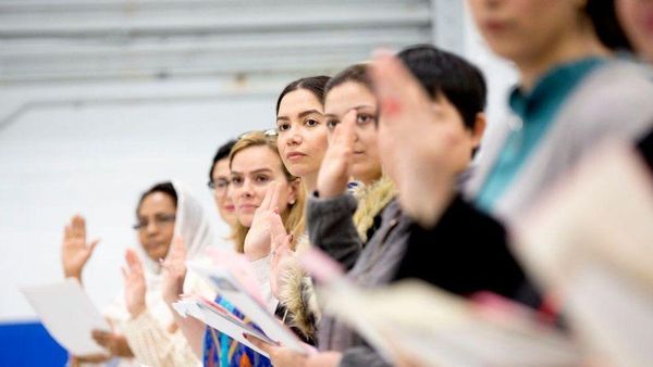 வெளிநாட்டினருக்கு கனடா சொன்ன குட் நியூஸ்! அடுத்த 3 ஆண்டுகளில் 15 லட்சம் பேருக்கு குடியேற்ற வாய்ப்பு!