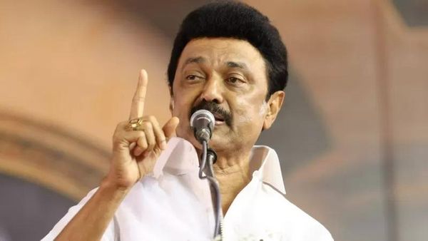 மாதம் ரூ.66,660 வருமானம் பெறுபவர் ஏழையா? - மு.க.ஸ்டாலின் கேள்வி