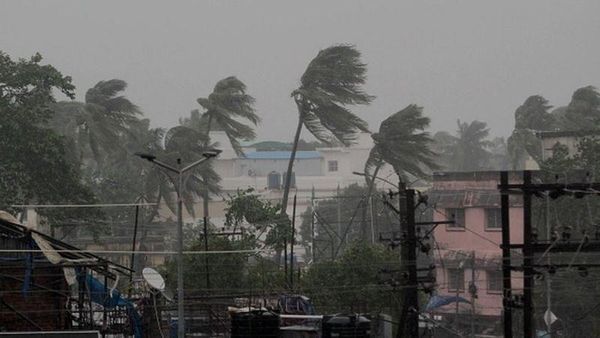 கடலில் உருவாகும் புயல் ஏன் நிலத்தை நோக்கி வருகிறது? - எதிர்கொள்ள எப்படி தயாராக வேண்டும்?