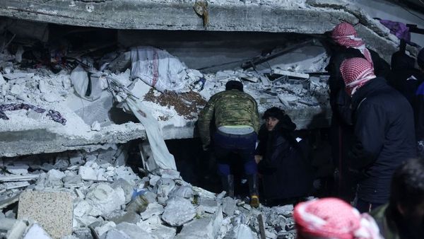 துருக்கி நிலநடுக்கம்: 7.8 ரிக்டர் நிலநடுக்கத்தால் 500-க்கும் மேல் பலி: சுகாதாரத்துறை அமைச்சகம் தகவல்