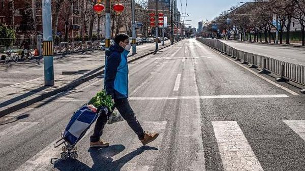 'காதலில் விழுங்கள்' - சீன கல்லூரிகளின் இந்த சுற்றறிக்கைக்கு என்ன காரணம்?