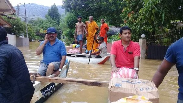 இலங்கை: இயற்கை பேரிடரால் 26 ஆயிரம் மாணவர்களின் புத்தகங்கள், சீருடைகள் இழப்பு