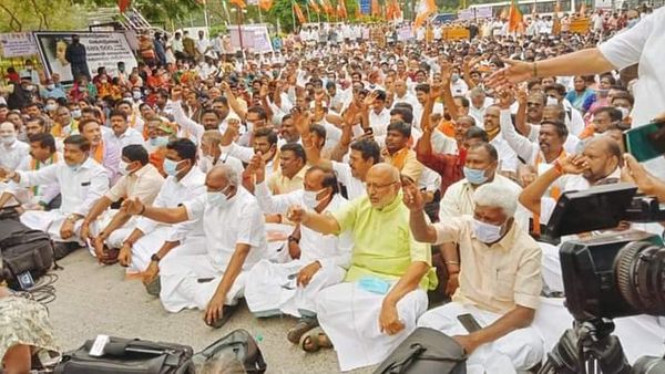 மதமாற்ற விவகாரம்: பாஜக தமிழ்நாட்டில் கையாளும் ஆயுதமா? அரசியலா? என்ன நடக்கிறது?
