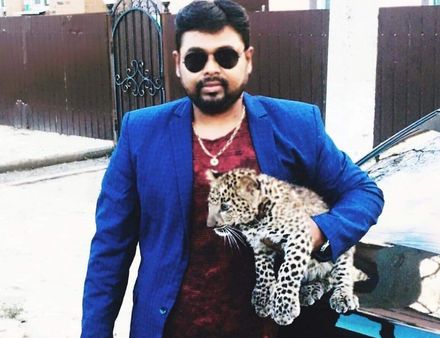 ரஷ்ய படையெடுப்பு:செல்ல சிறுத்தைகளுடன் யுக்ரேனில் சிக்கியிருக்கும் இந்திய மருத்துவர்-திரும்பி வர மறுப்பது ஏன்?