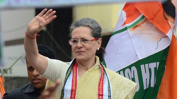 பேடிஎம் நிறுவனர் கைது: போலீஸ் அதிகாரி கார் மீது காரை மோதிவிட்டு சென்றதாக புகார் - நாளிதழ் செய்திகள் 