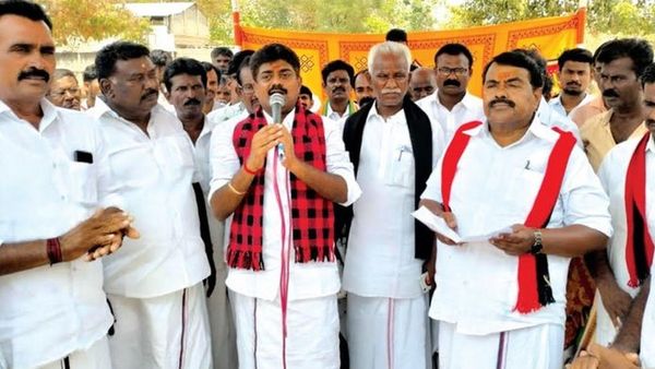 ராஜ கண்ணப்பன்: தமிழக அமைச்சரின் திடீர் இலாகா மாற்றம் - பின்னணி என்ன?